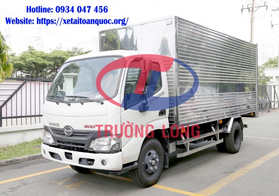 Xe tải Hino 1.9 tấn thùng kín dài 4m5 - Hino XZU650L