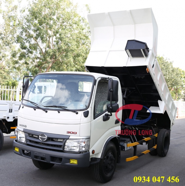 Xe ben Hino 4,5 tấn bửng mở, nhập khẩu - Ga cơ